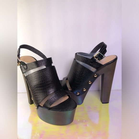Shoe Dazzle Shoes - Black Croc-Embossed Platform Heels size 7 NWOT
